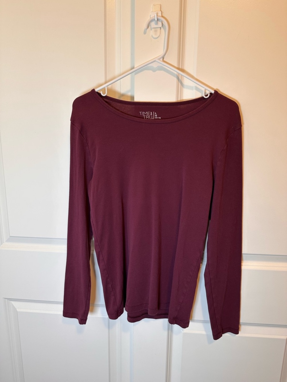 Time and Tru Women's Long Sleeve Scoop Neck Top - Burgundy Sz. L